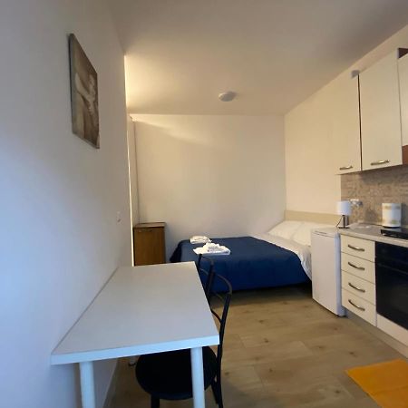 Mini Loft - Bari Centro - A Due Passi Dal Mare Lägenhet Exteriör bild