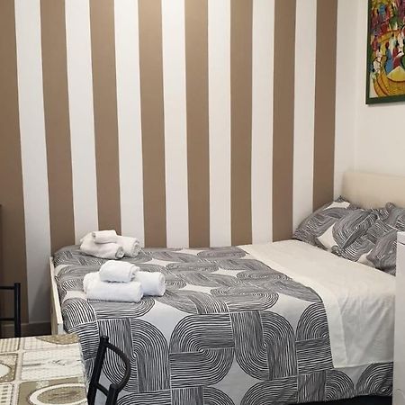 Mini Loft - Bari Centro - A Due Passi Dal Mare Lägenhet Exteriör bild