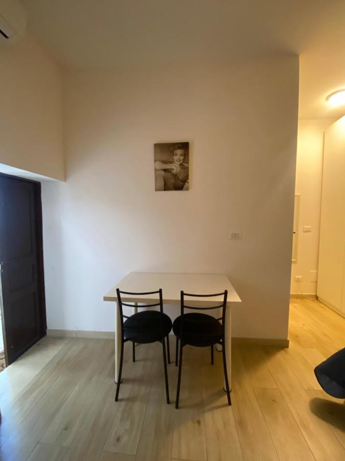 Mini Loft - Bari Centro - A Due Passi Dal Mare Lägenhet Exteriör bild