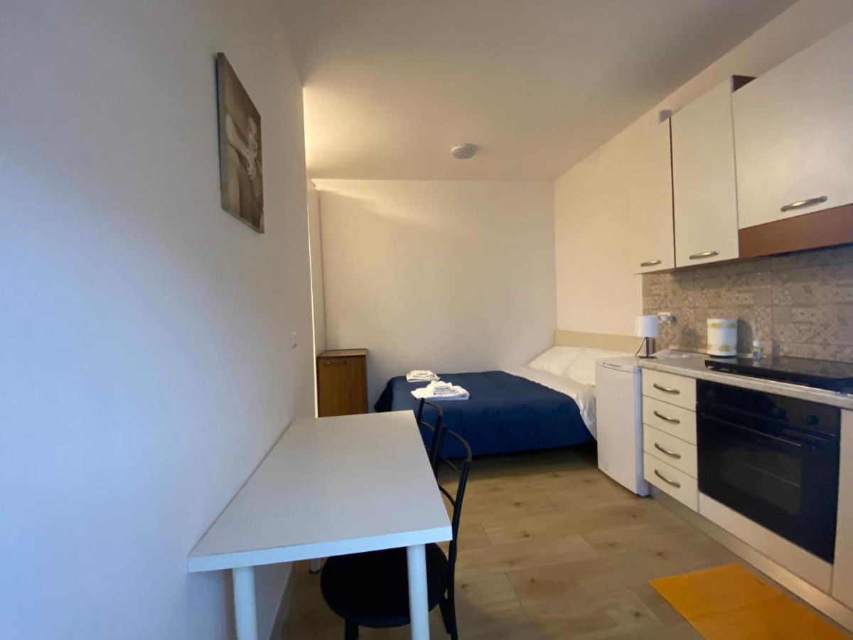 Mini Loft - Bari Centro - A Due Passi Dal Mare Lägenhet Exteriör bild