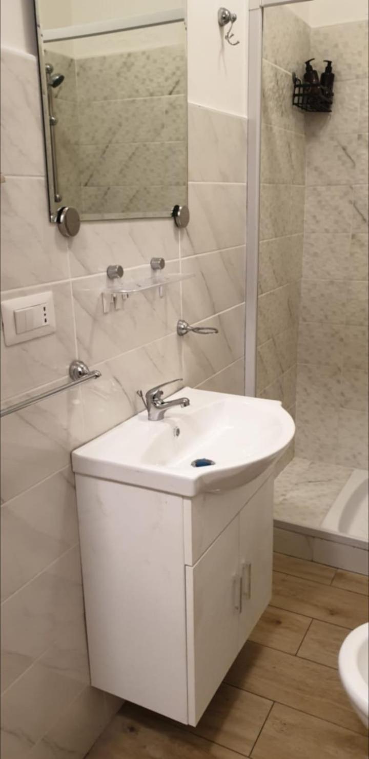 Mini Loft - Bari Centro - A Due Passi Dal Mare Lägenhet Exteriör bild