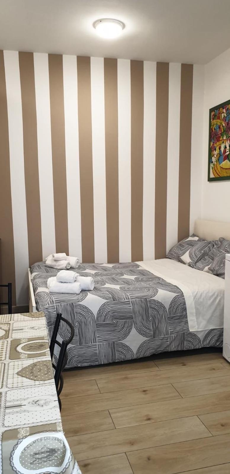 Mini Loft - Bari Centro - A Due Passi Dal Mare Lägenhet Exteriör bild